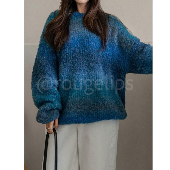Blue Ombre Oversized Pullover Knit Sweater Round Neck Long SLeeve - Picture 3 of 16